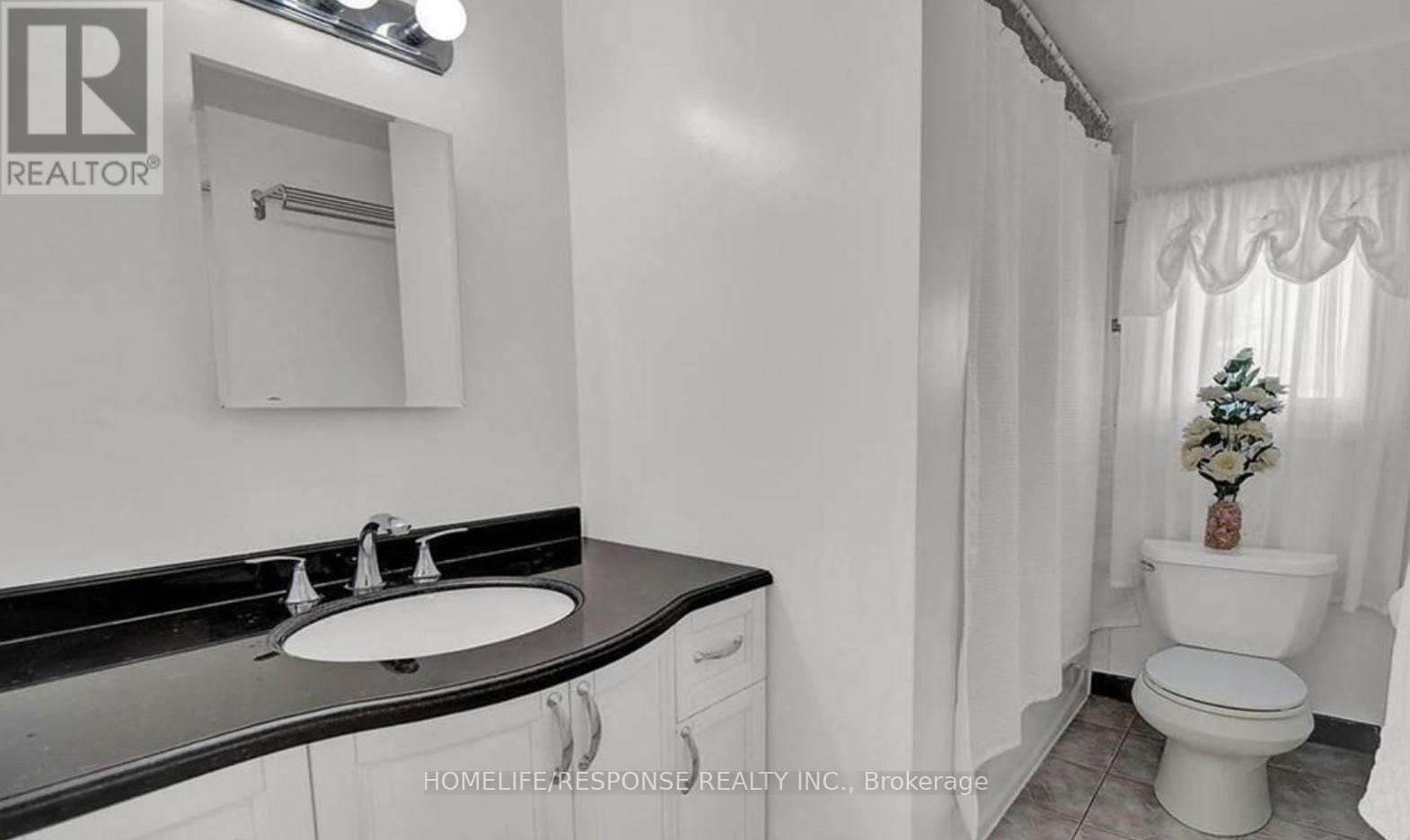 1 RENNY CRESCENT Image 14