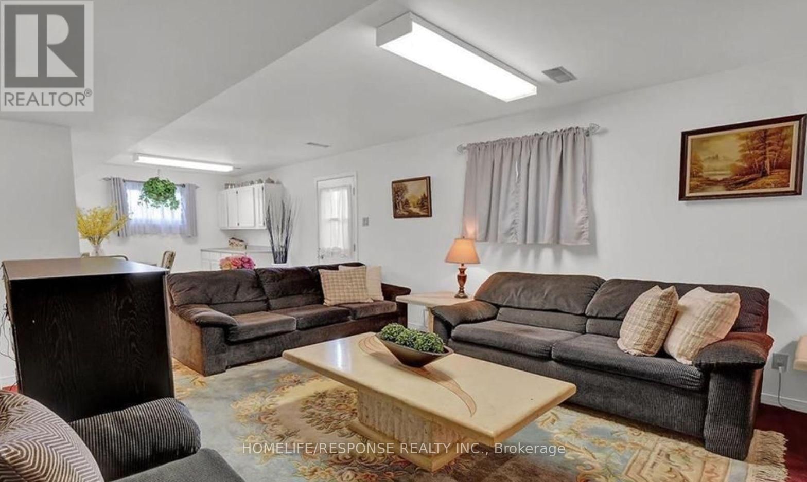 1 RENNY CRESCENT Image 18
