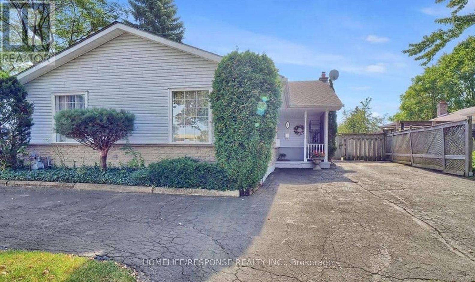 1 RENNY CRESCENT Image 2