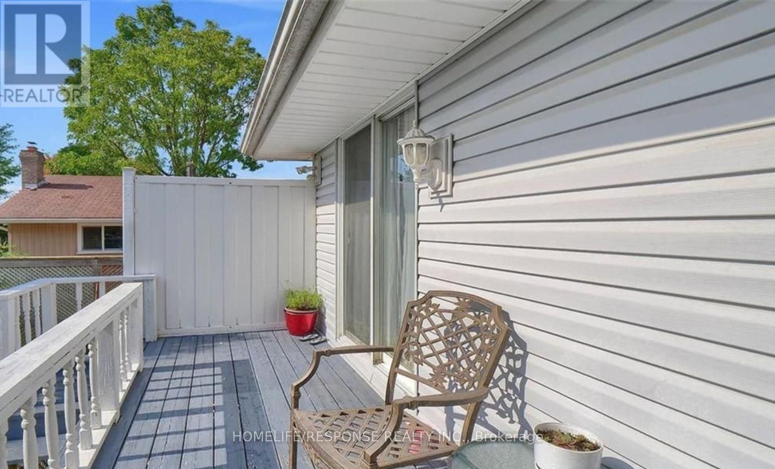 1 RENNY CRESCENT Image 24