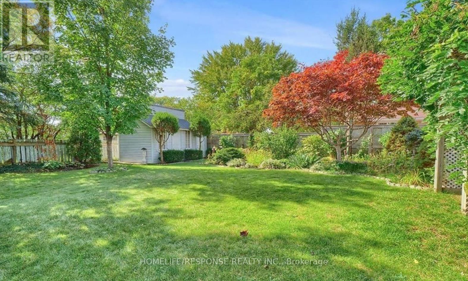 1 RENNY CRESCENT Image 25