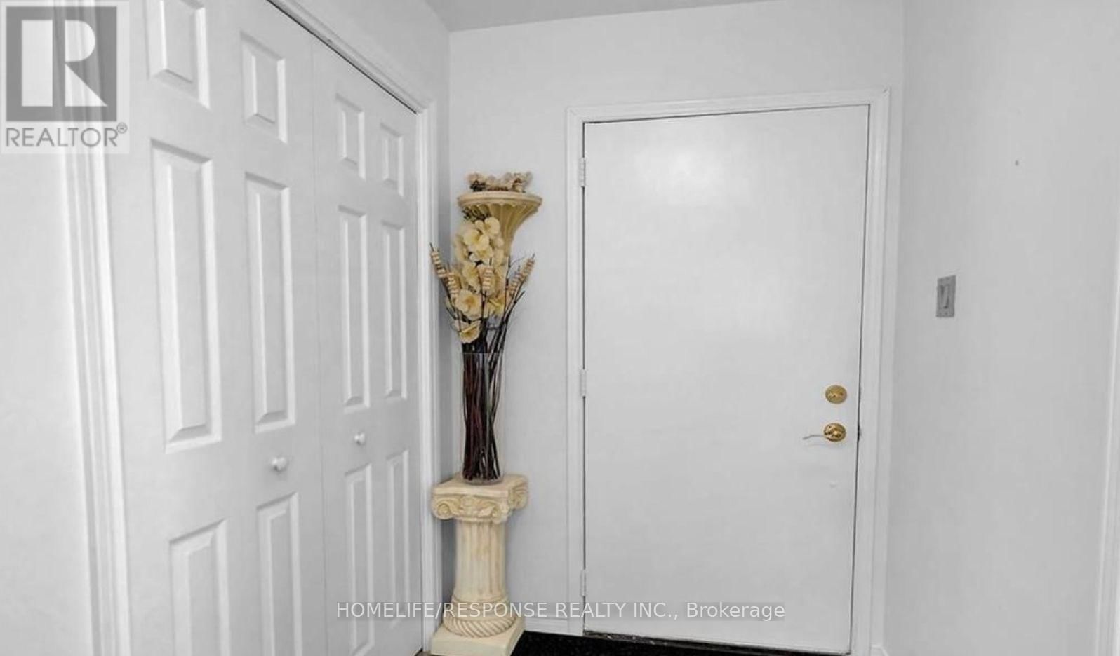 1 RENNY CRESCENT Image 4