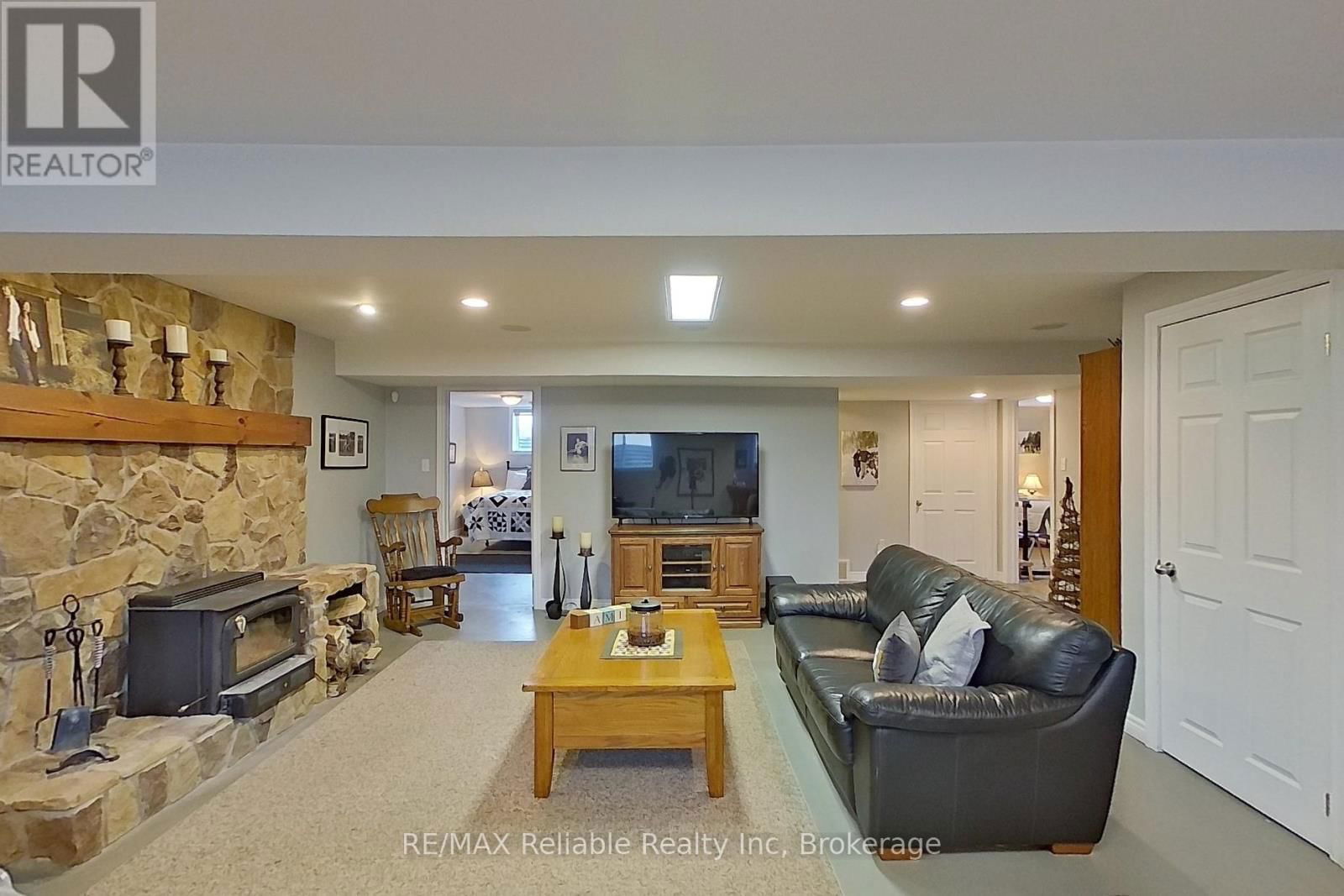 33859 GOLF COURSE ROAD Image 38