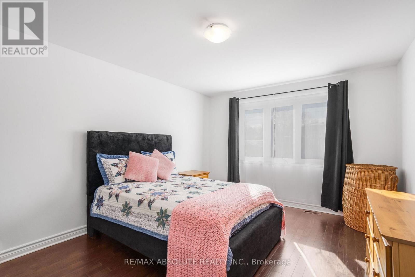 625 ROBERT STREET Image 14