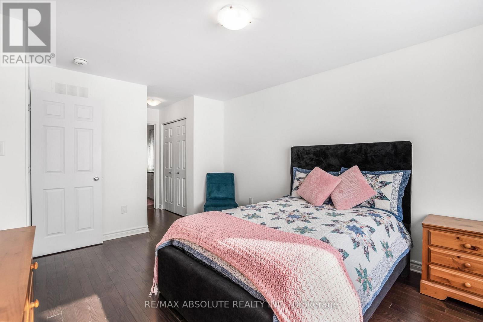 625 ROBERT STREET Image 15