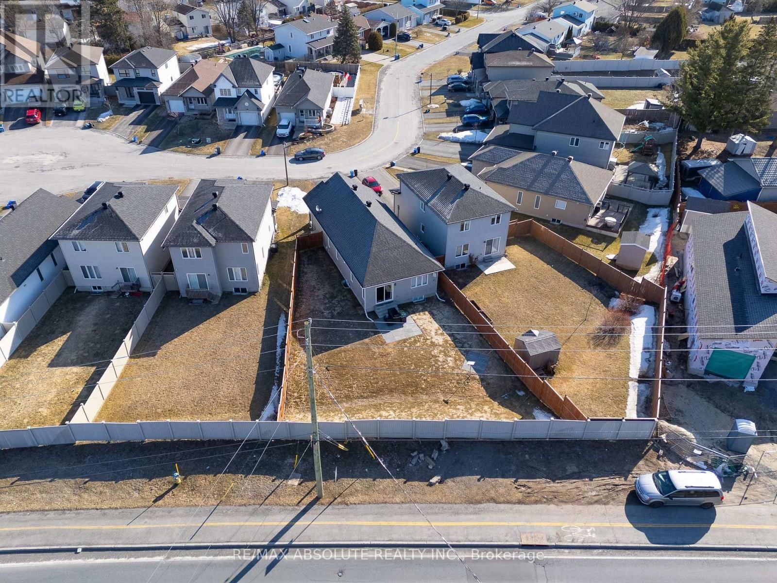 625 ROBERT STREET Image 27