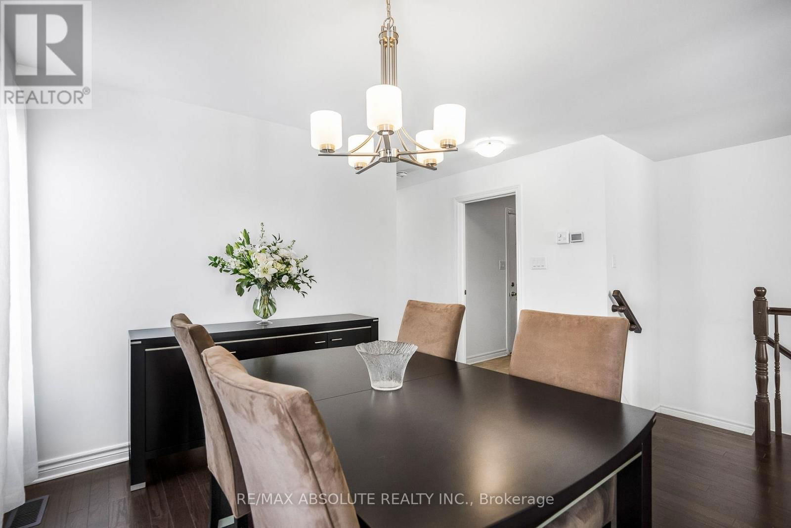 625 ROBERT STREET Image 5