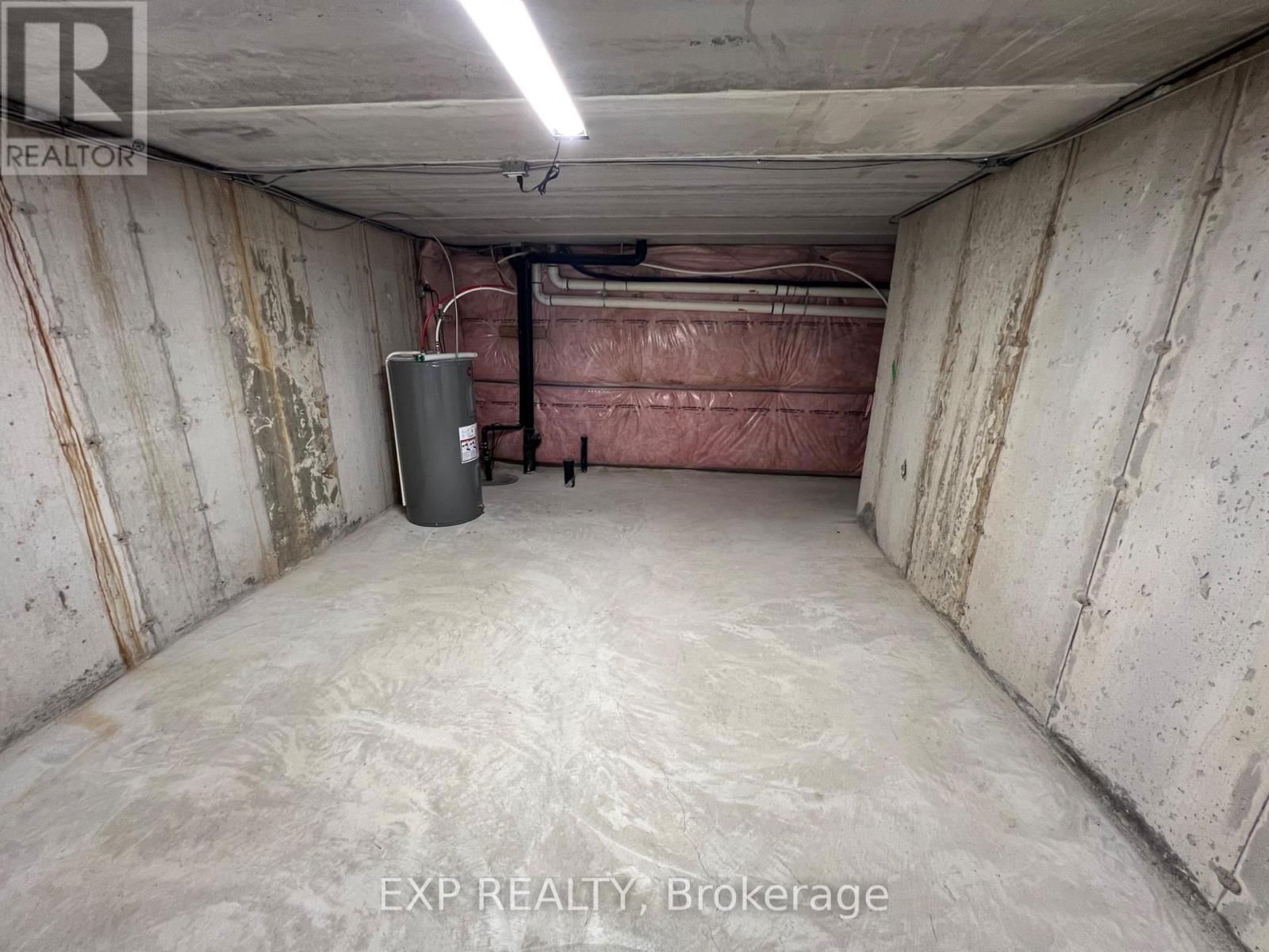 128 KING STREET WEST Image 12