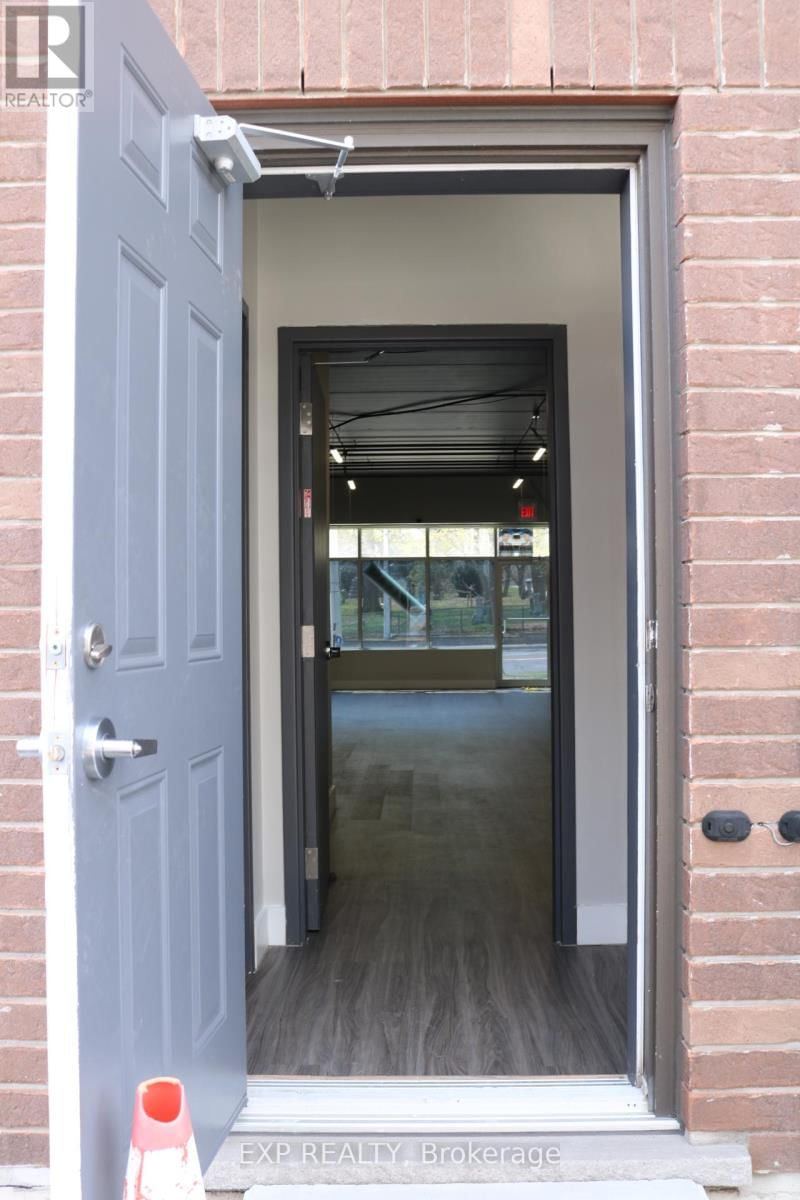 128 KING STREET WEST Image 3