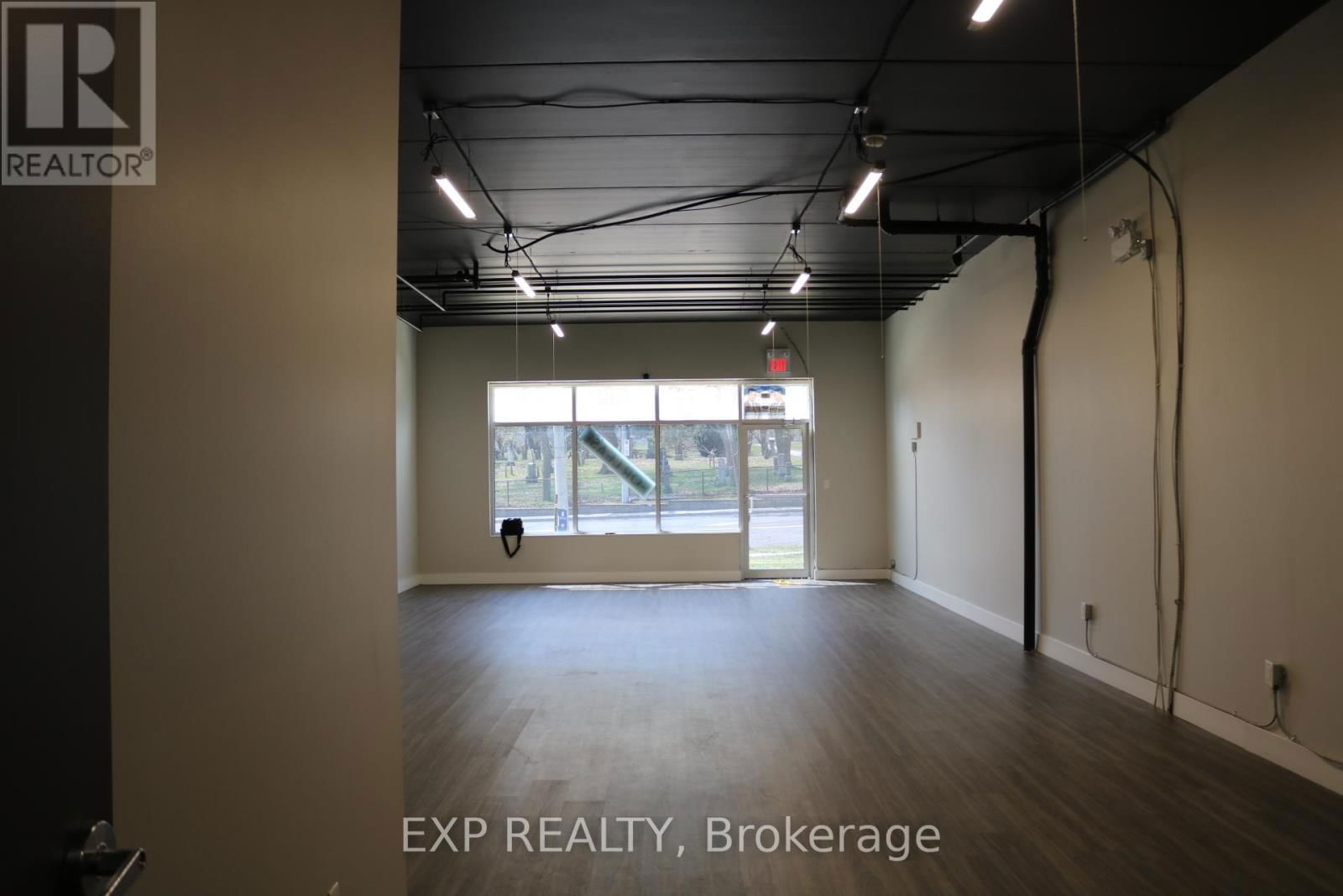 128 KING STREET WEST Image 6