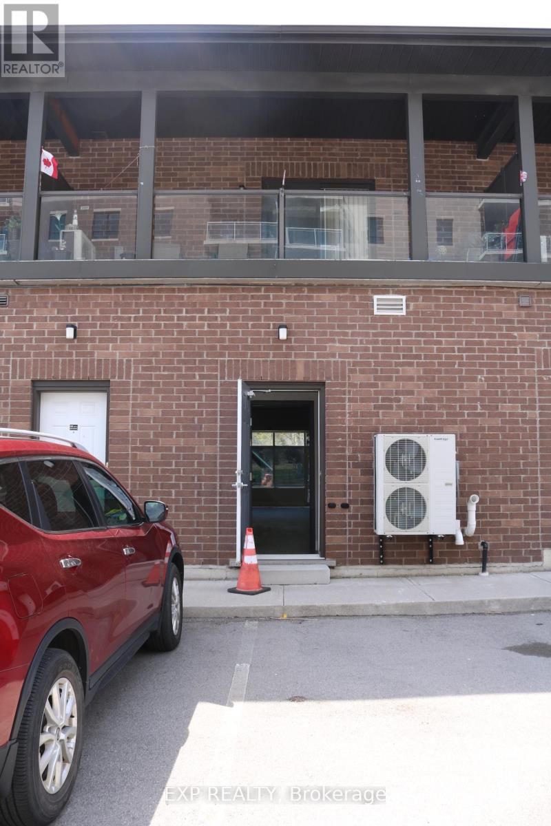 128 KING STREET WEST Image 9