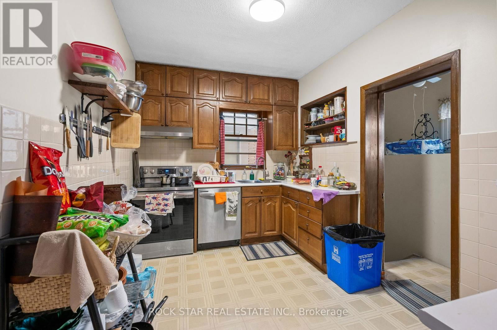 49 PROCTOR BOULEVARD Image 14