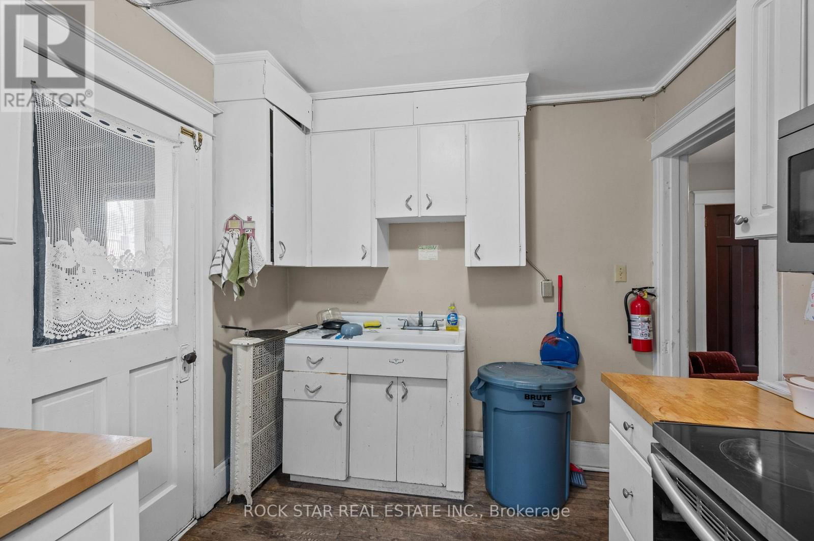 49 PROCTOR BOULEVARD Image 26