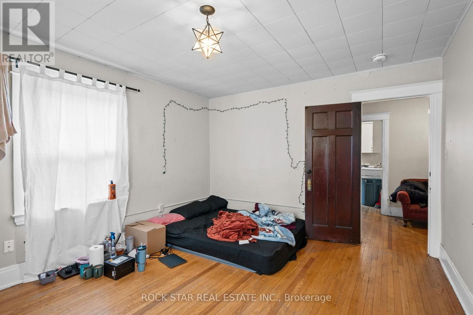 49 PROCTOR BOULEVARD Image 30