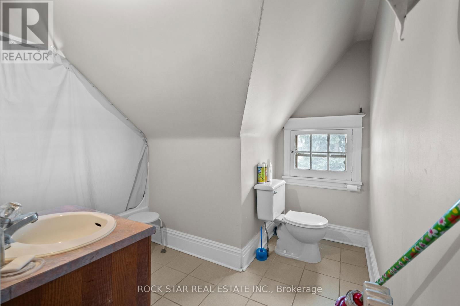 49 PROCTOR BOULEVARD Image 35