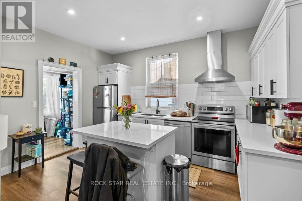 20 HOLTON AVENUE SOUTH Image 39