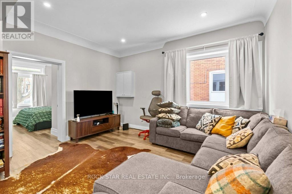 20 HOLTON AVENUE SOUTH Image 42