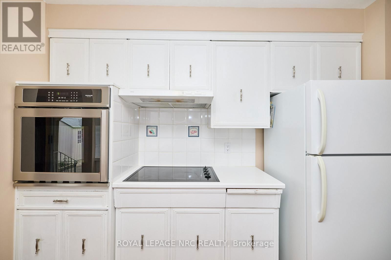 2545 WOODFIELD AVENUE Image 12
