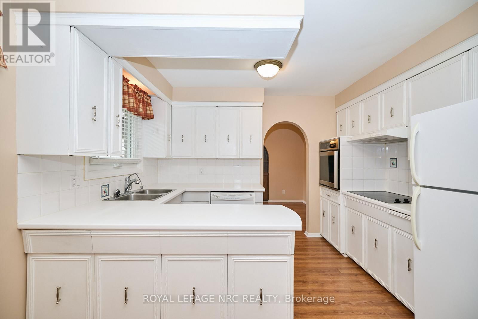 2545 WOODFIELD AVENUE Image 13