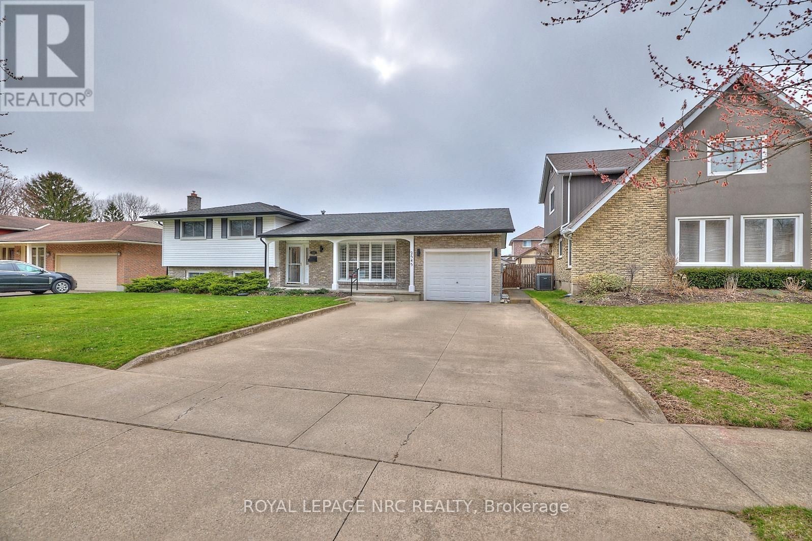 2545 WOODFIELD AVENUE Image 16