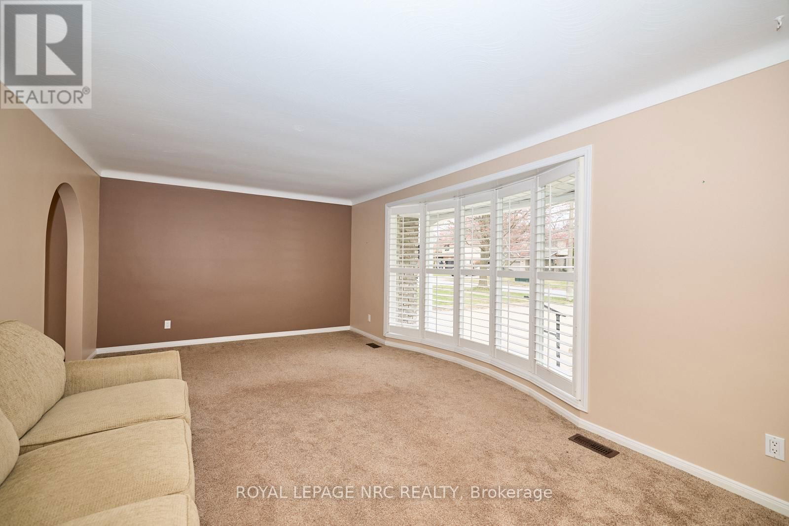 2545 WOODFIELD AVENUE Image 19