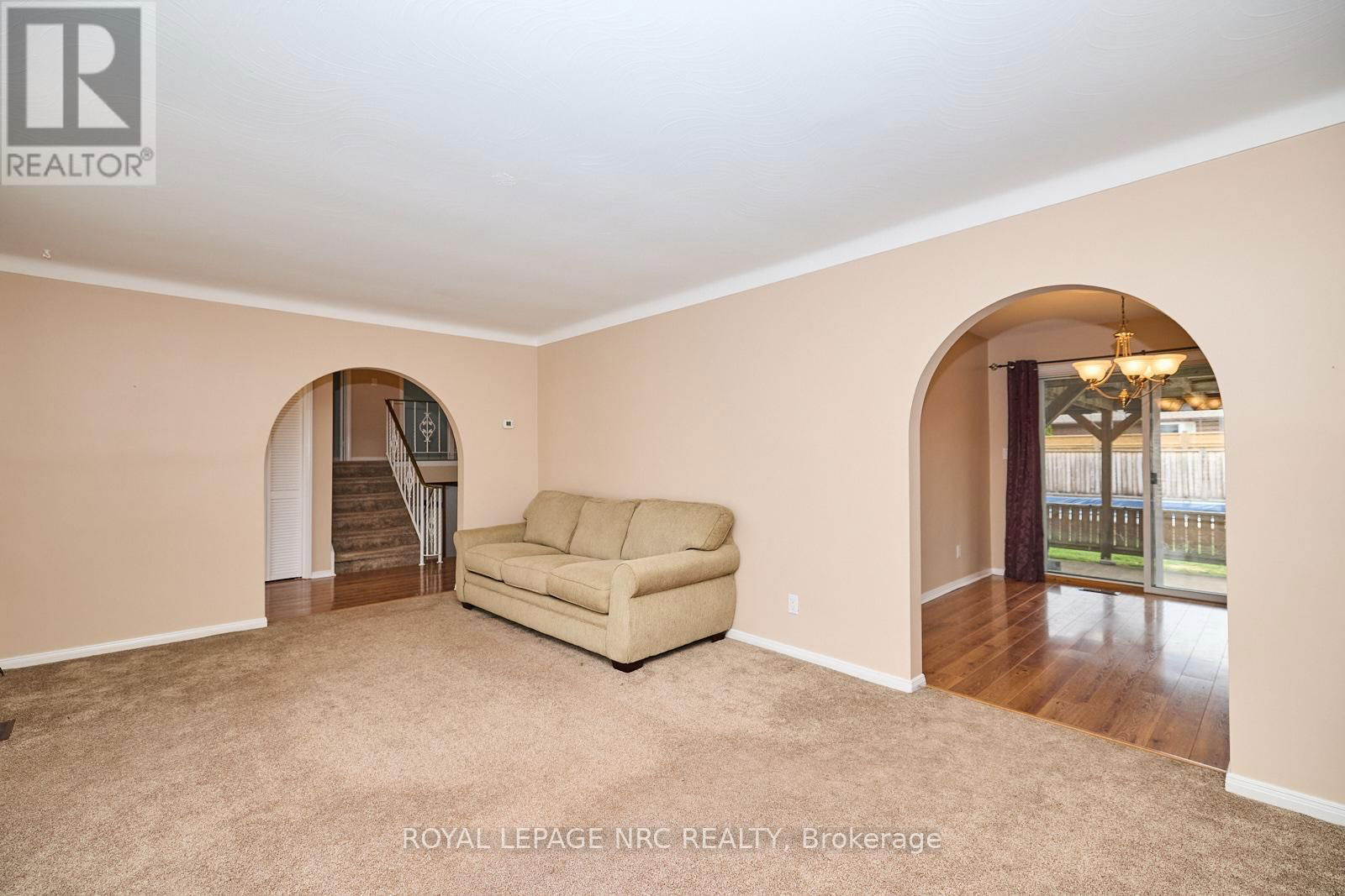 2545 WOODFIELD AVENUE Image 20