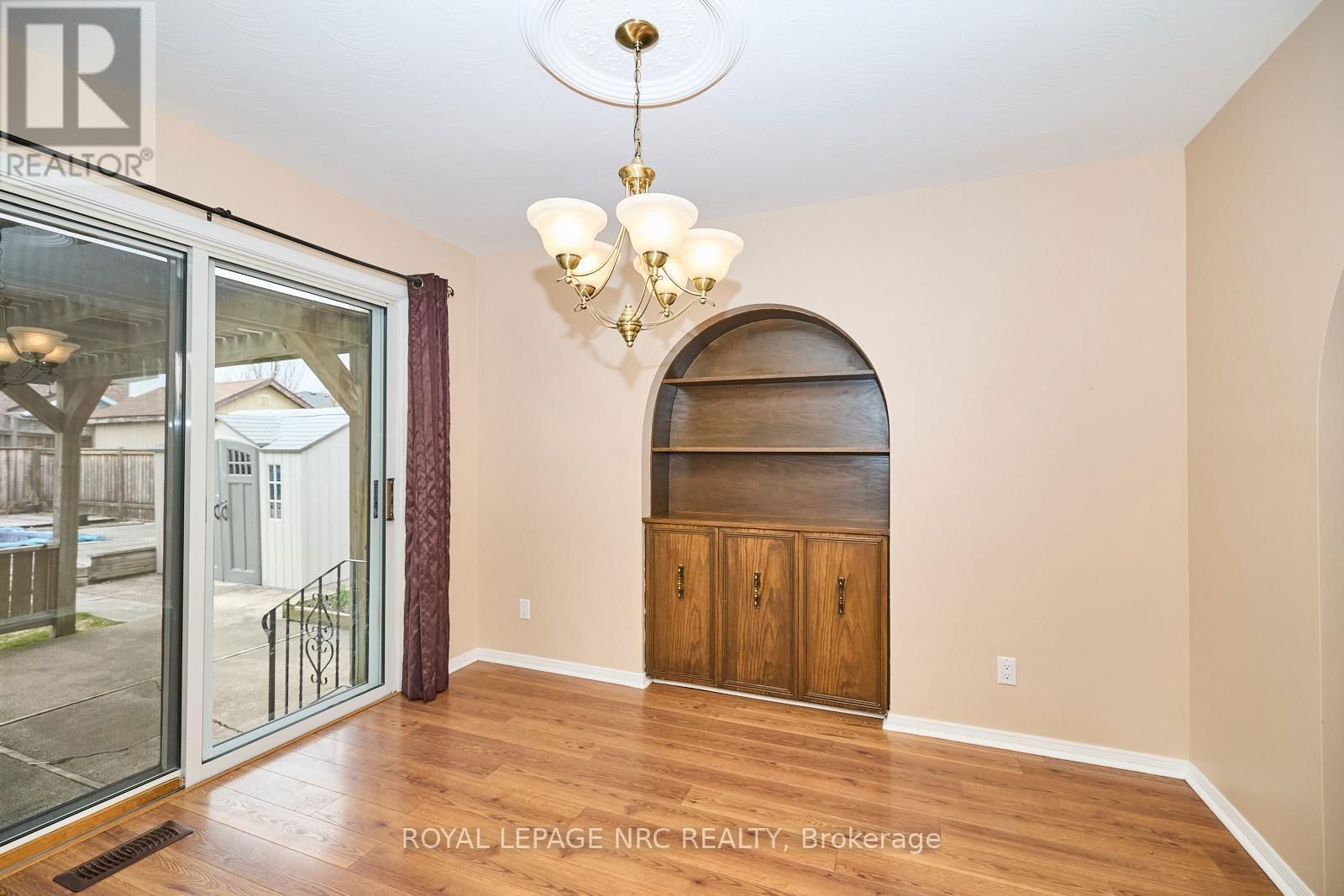 2545 WOODFIELD AVENUE Image 23
