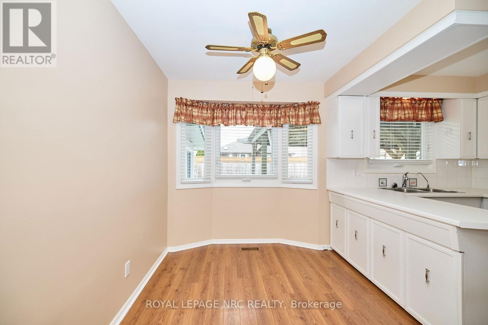 2545 WOODFIELD AVENUE Image 27