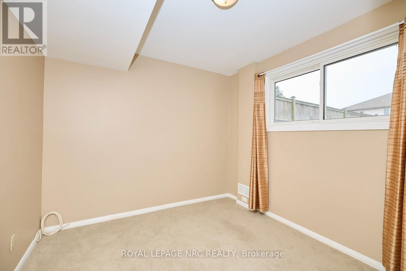 2545 WOODFIELD AVENUE Image 37