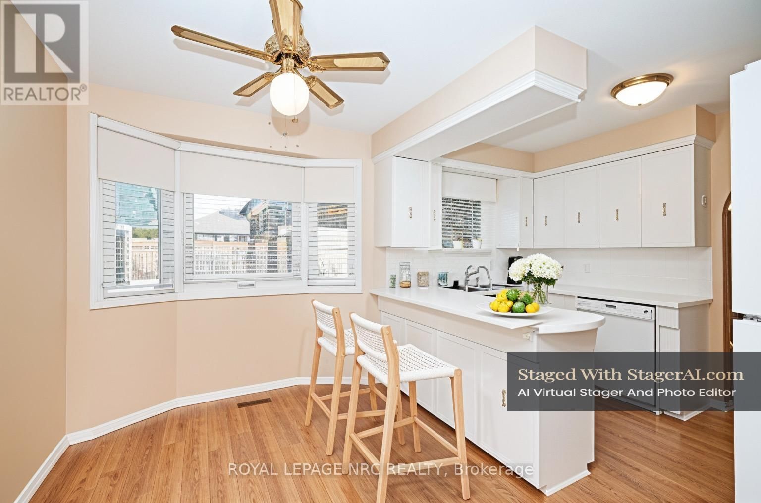 2545 WOODFIELD AVENUE Image 6
