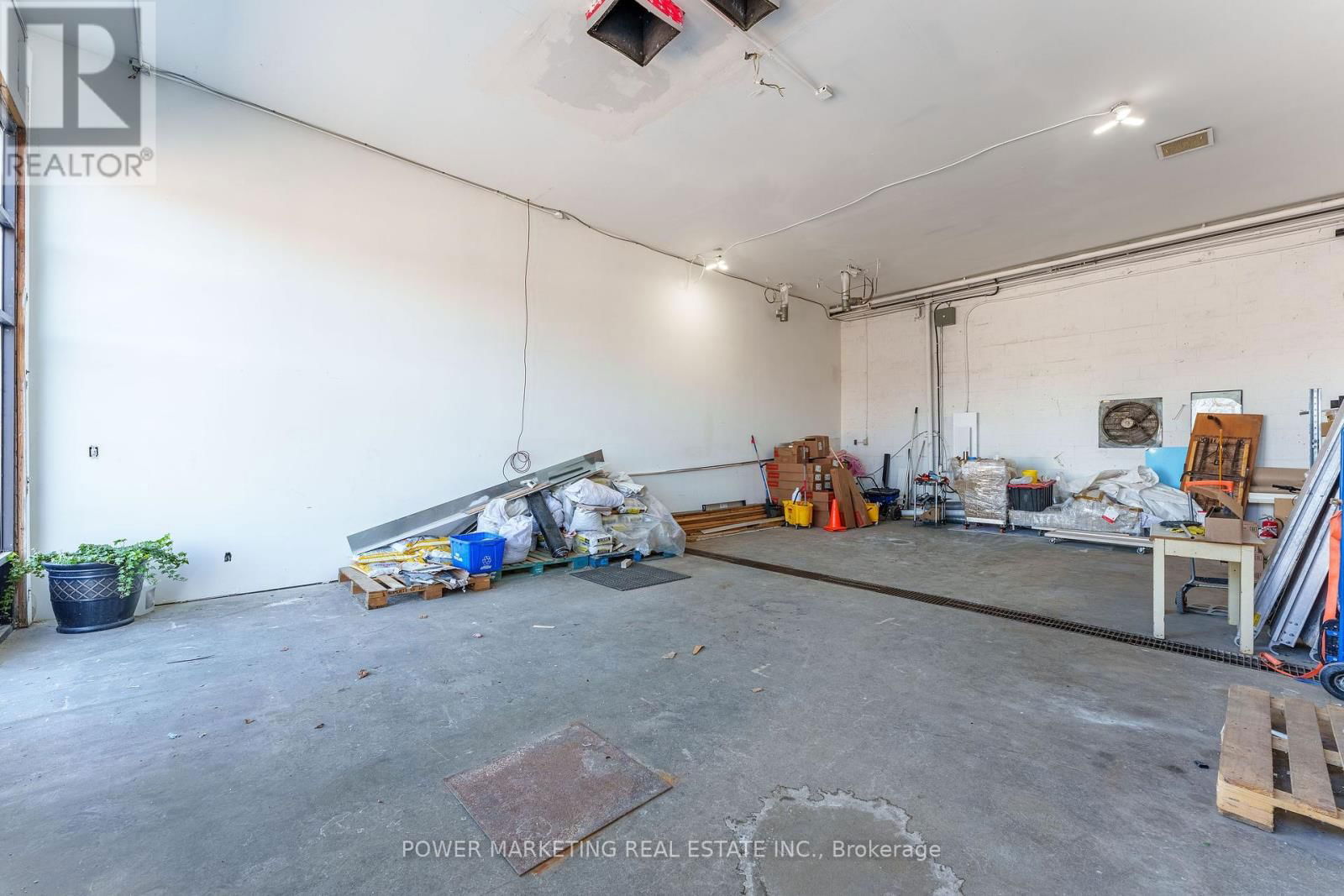 416 MCARTHUR AVENUE Image 12