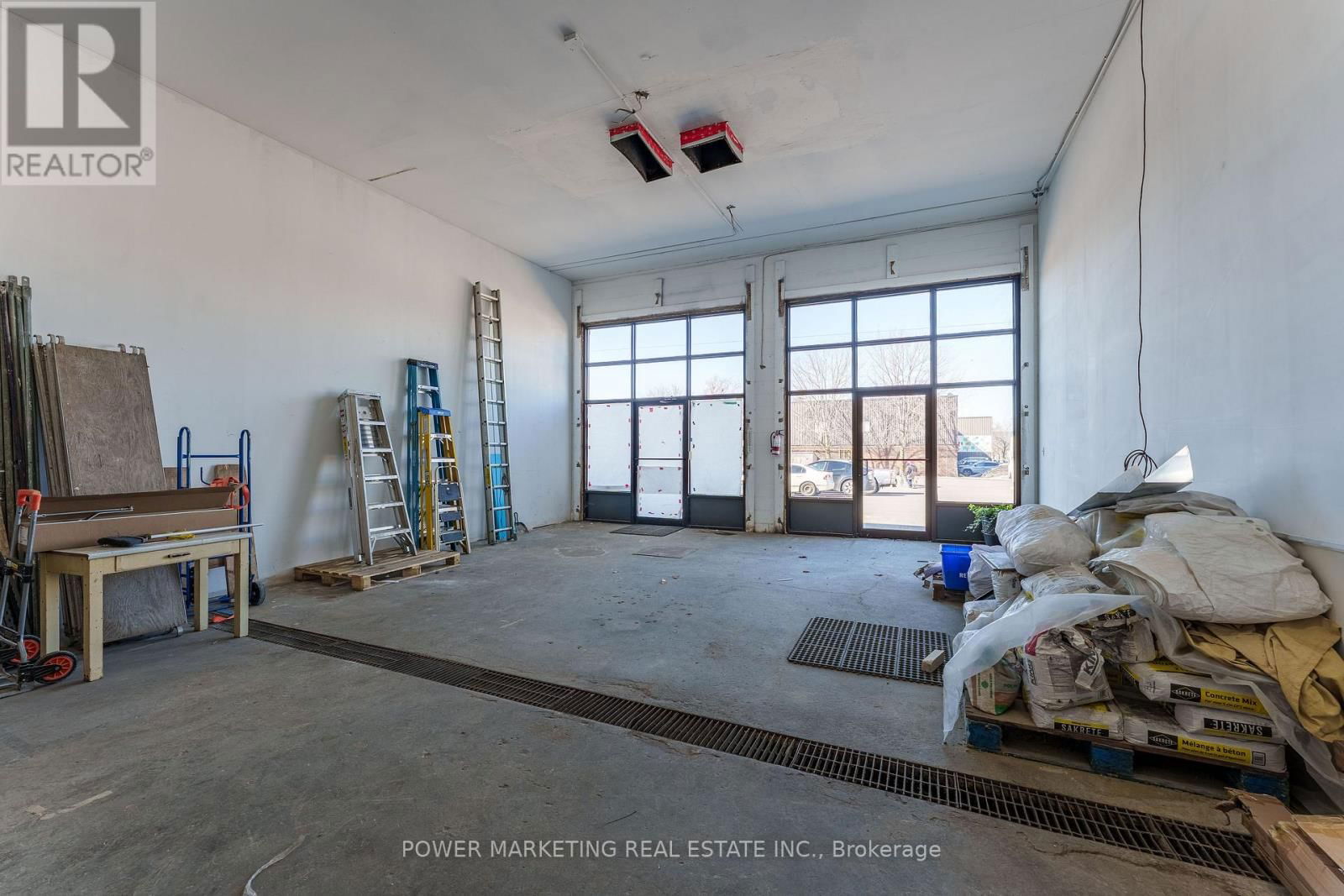 416 MCARTHUR AVENUE Image 6