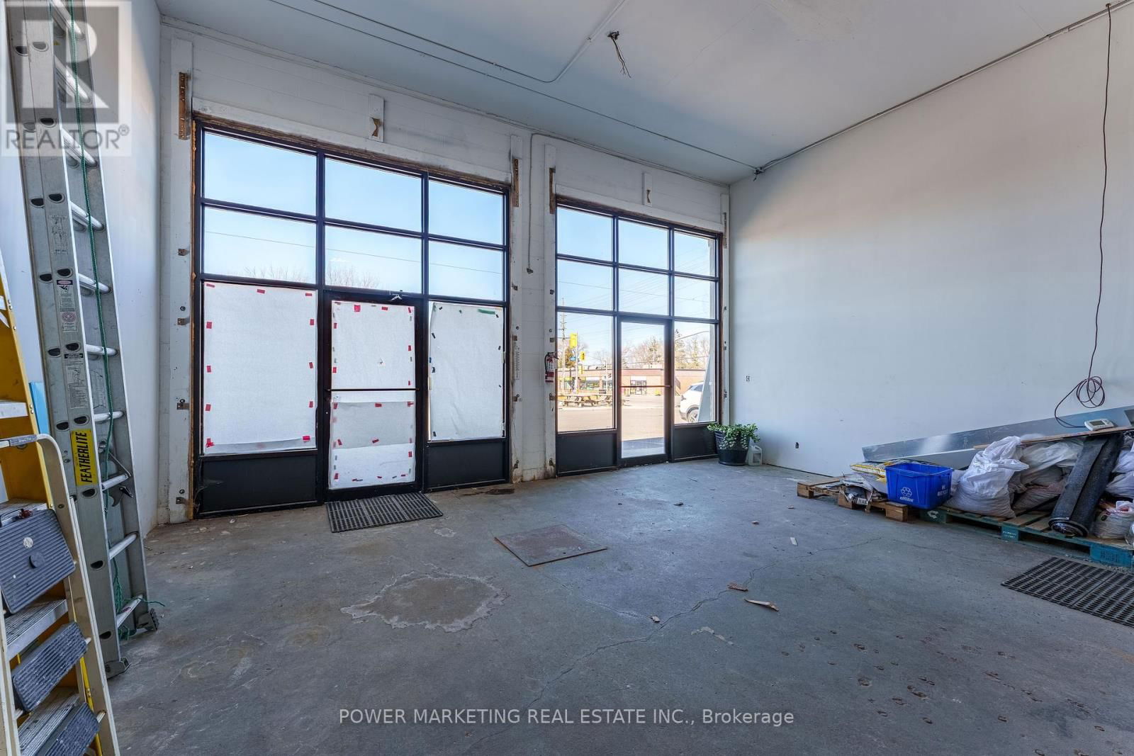 416 MCARTHUR AVENUE Image 8