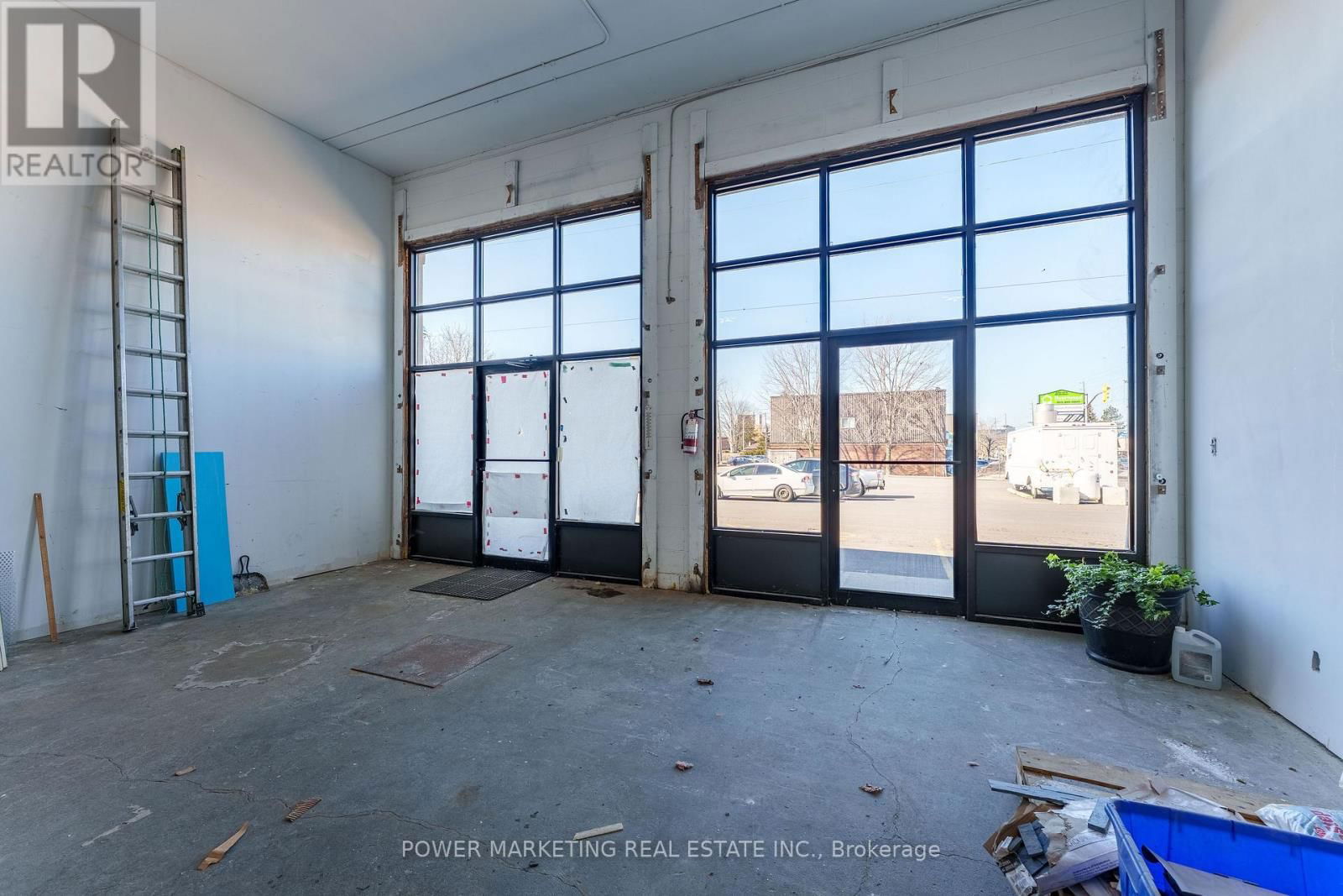 416 MCARTHUR AVENUE Image 9