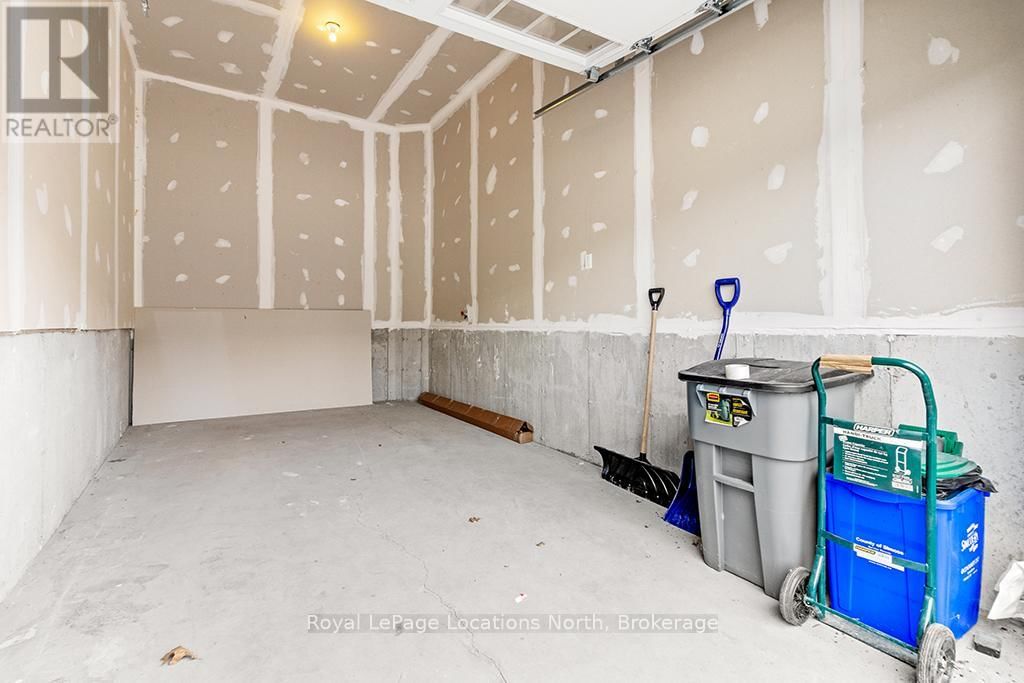147 YELLOW BIRCH CRESCENT Image 33