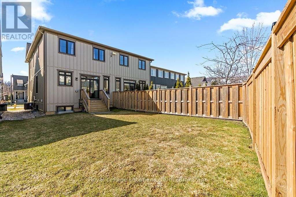 147 YELLOW BIRCH CRESCENT Image 37