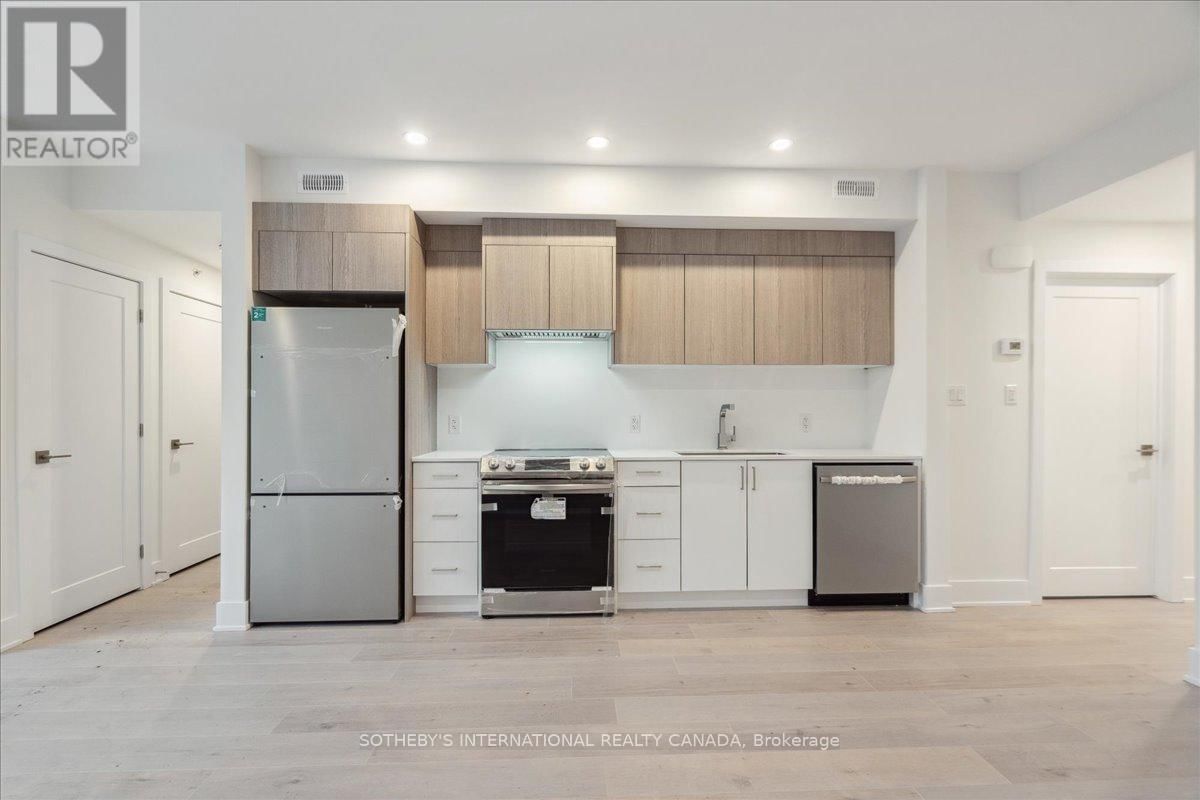 683 MELBOURNE AVENUE Image 13