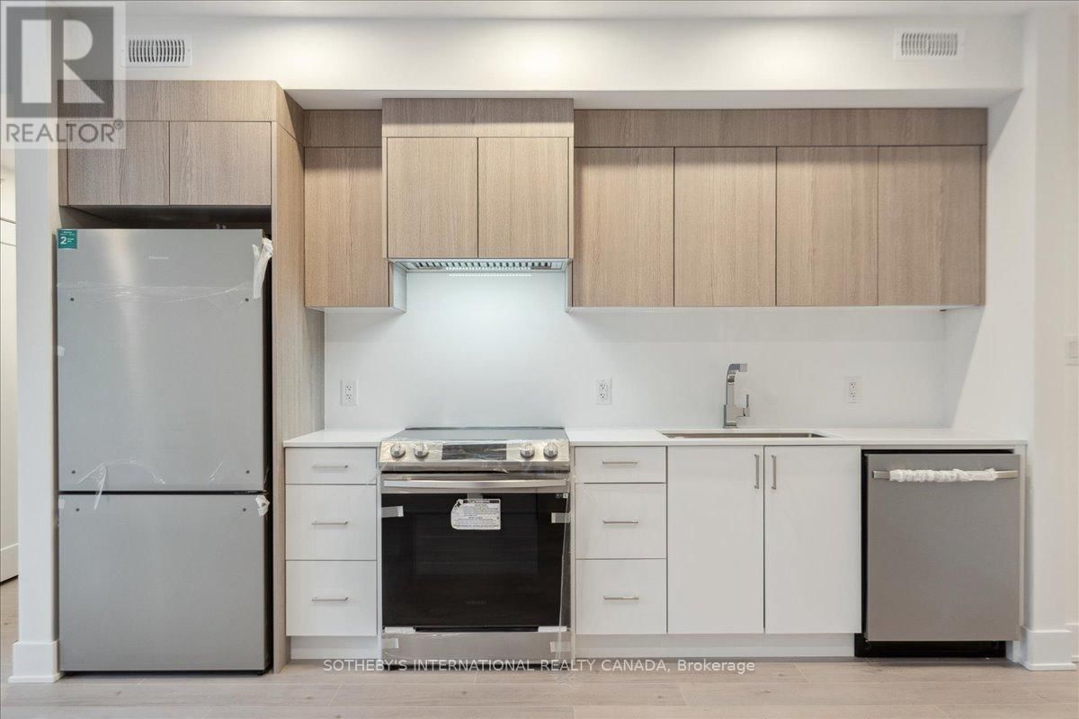 683 MELBOURNE AVENUE Image 14