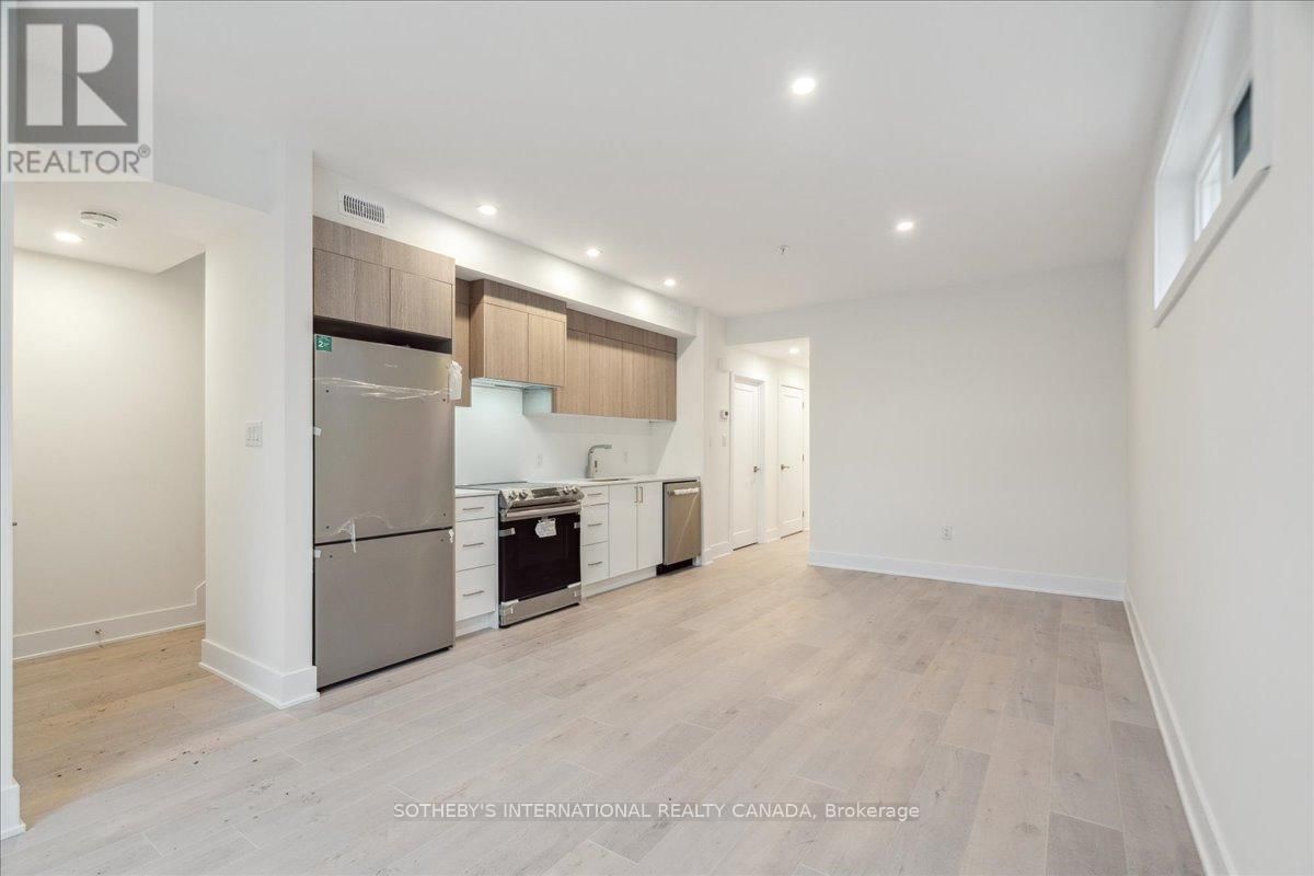 683 MELBOURNE AVENUE Image 15