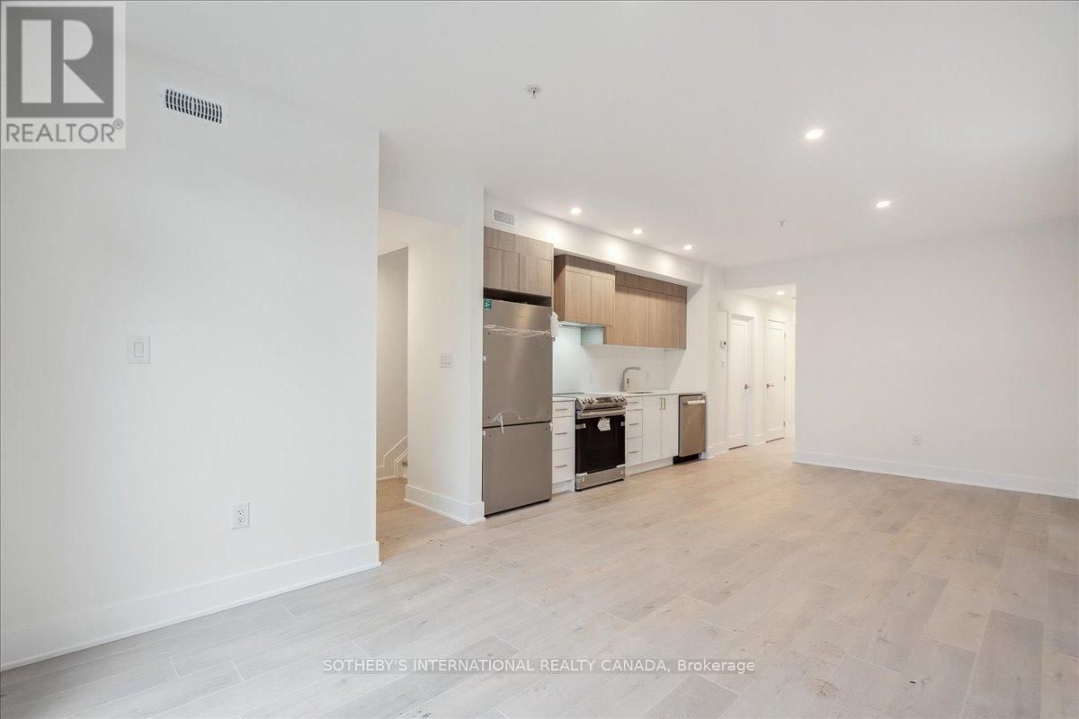 683 MELBOURNE AVENUE Image 16