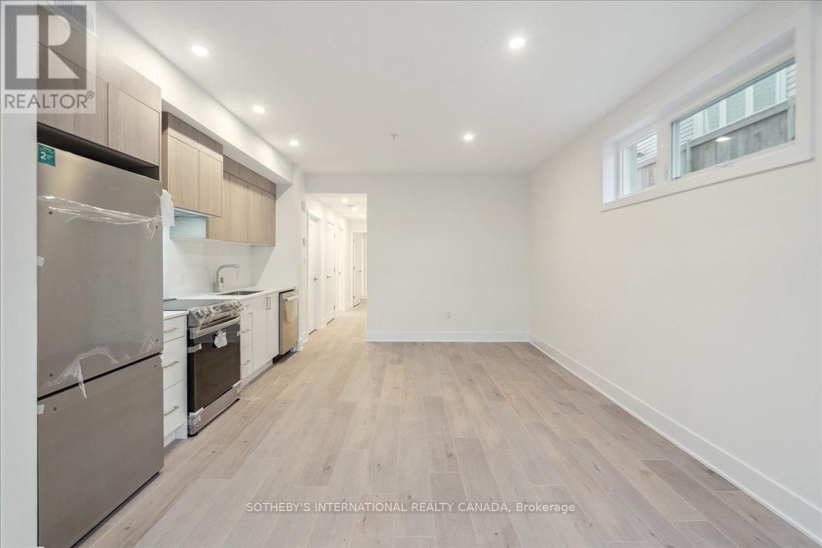 683 MELBOURNE AVENUE Image 17