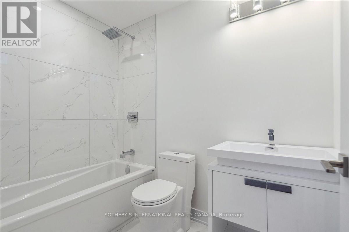683 MELBOURNE AVENUE Image 32