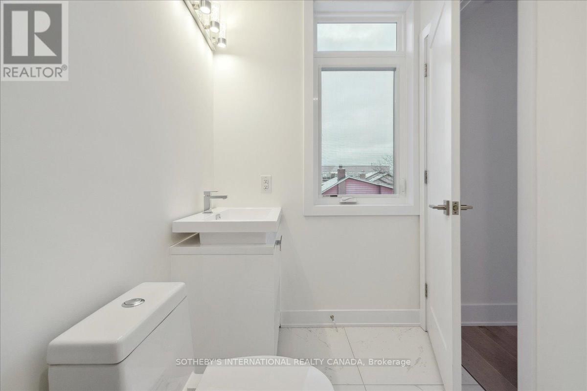 683 MELBOURNE AVENUE Image 34