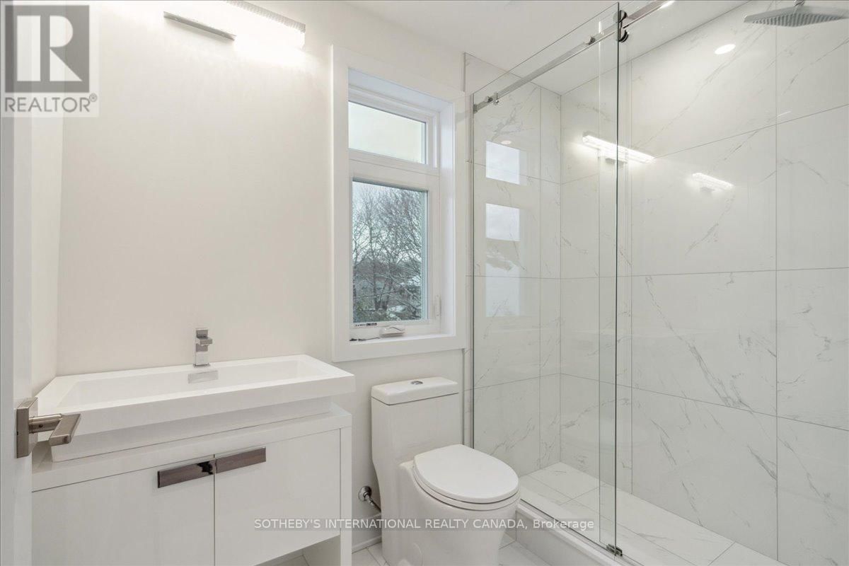683 MELBOURNE AVENUE Image 36
