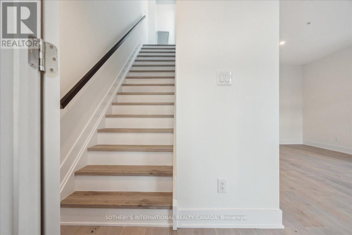 683 MELBOURNE AVENUE Image 37