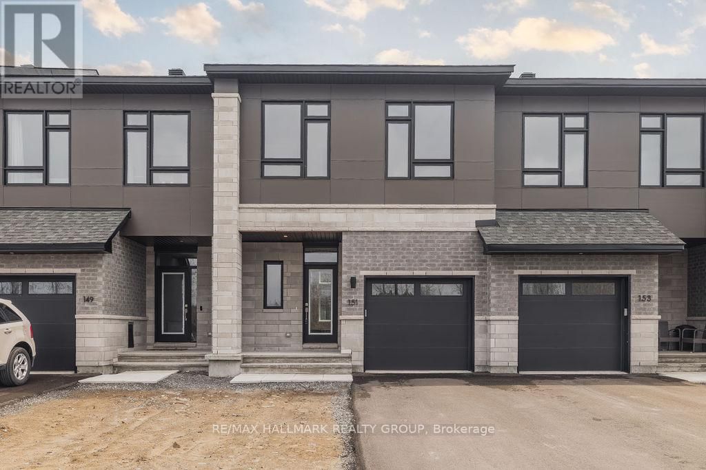 151 BRISTOL CRESCENT Image 1