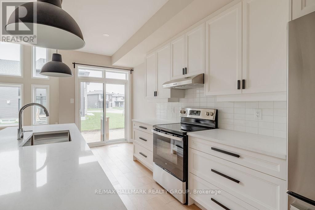151 BRISTOL CRESCENT Image 11