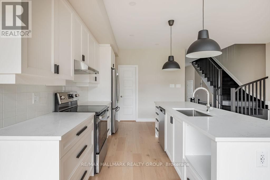 151 BRISTOL CRESCENT Image 13