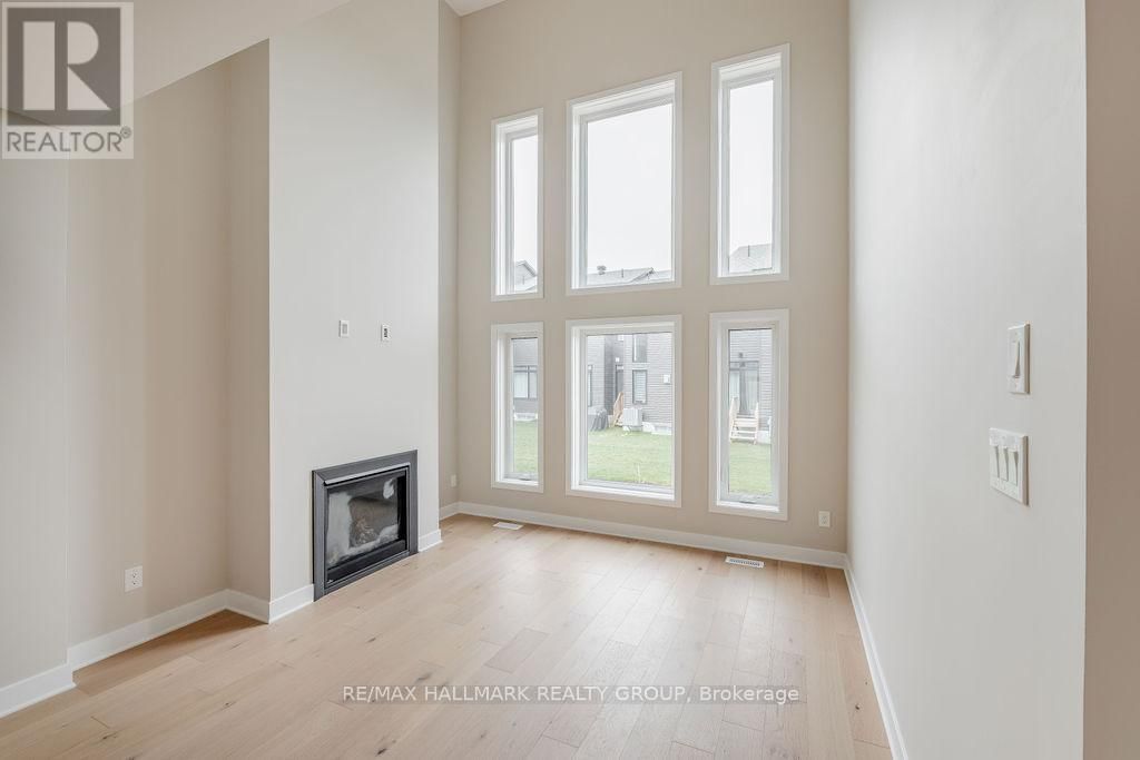151 BRISTOL CRESCENT Image 17