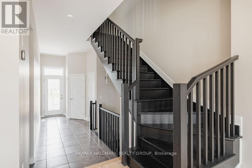 151 BRISTOL CRESCENT Image 20
